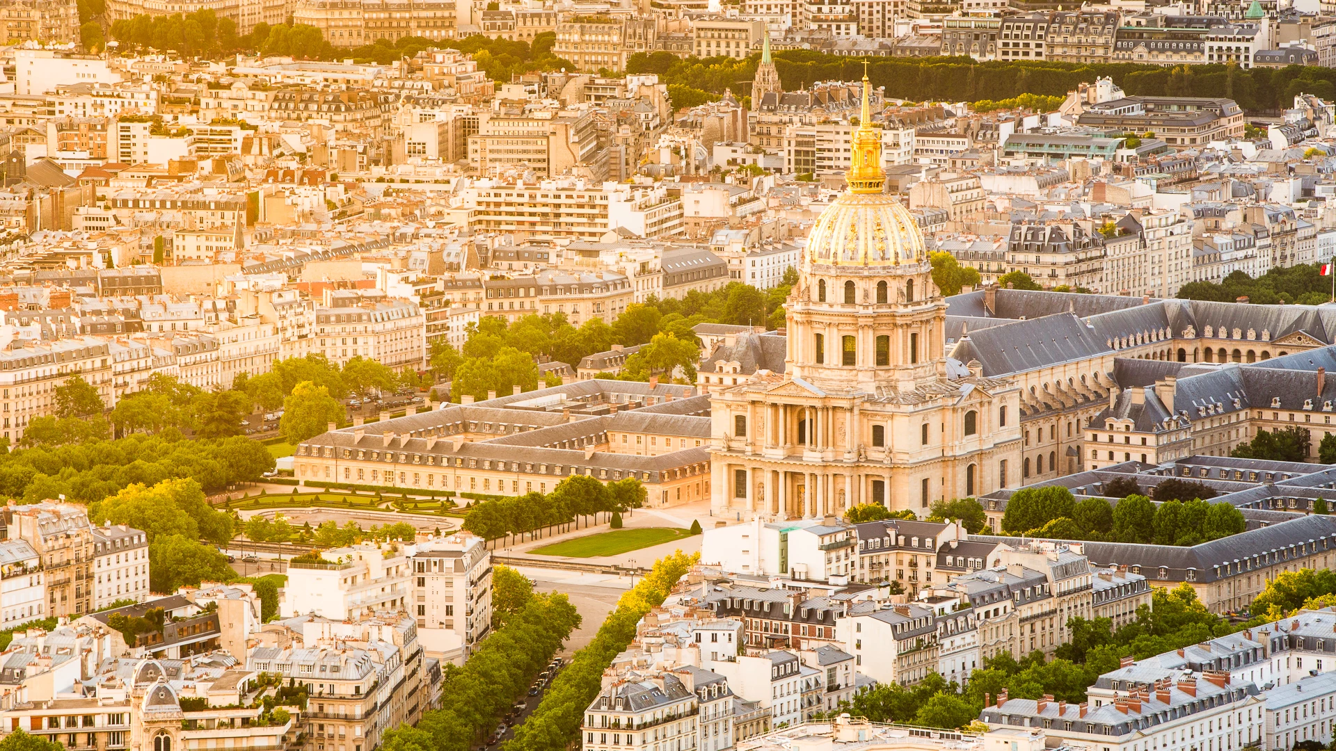 Colour photo of a large city with a domed building